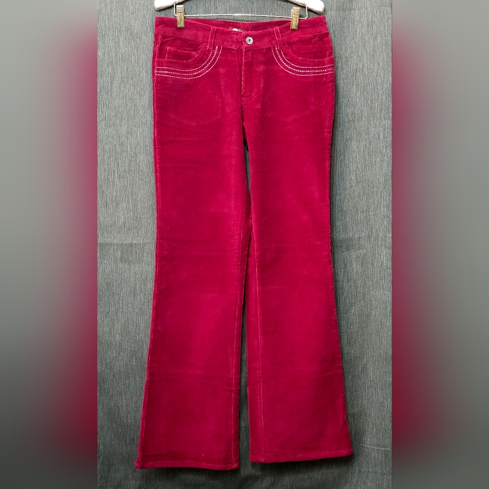 Beautiful corduroy Jeans In Burgundy Color - Picture 2 of 6
